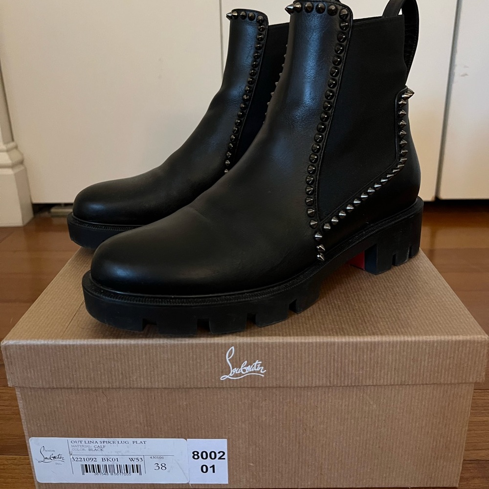Size 38 barely worn Christian Louboutin boots!